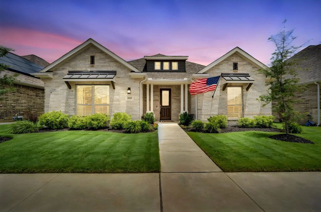 2212 Vista Way, Waxahachie