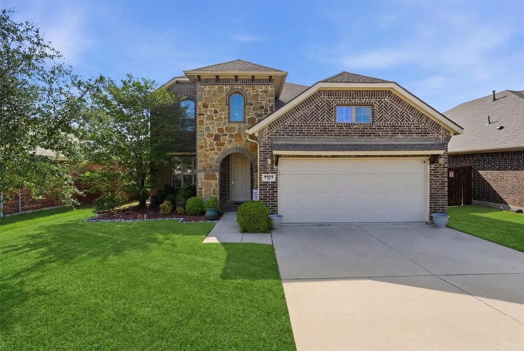 6012 Shiner Drive, Fort Worth