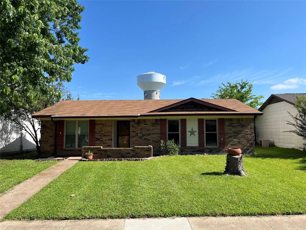 909 Wandering Way Drive, Allen