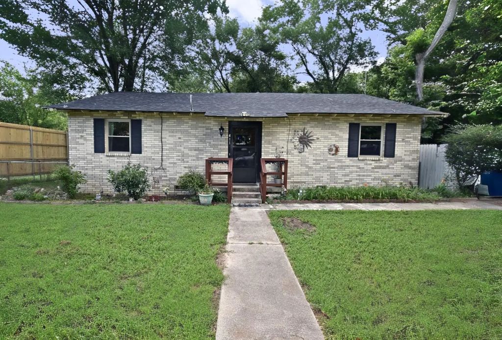411 N Winnsboro Street, Quitman
