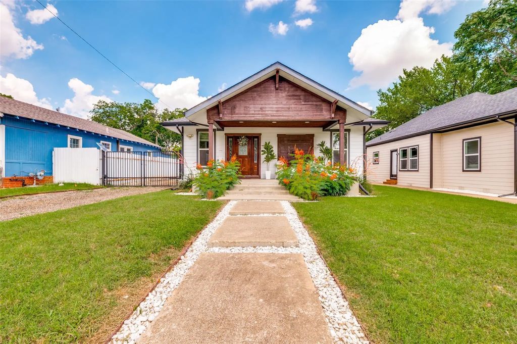 916 S Montreal Avenue, Dallas