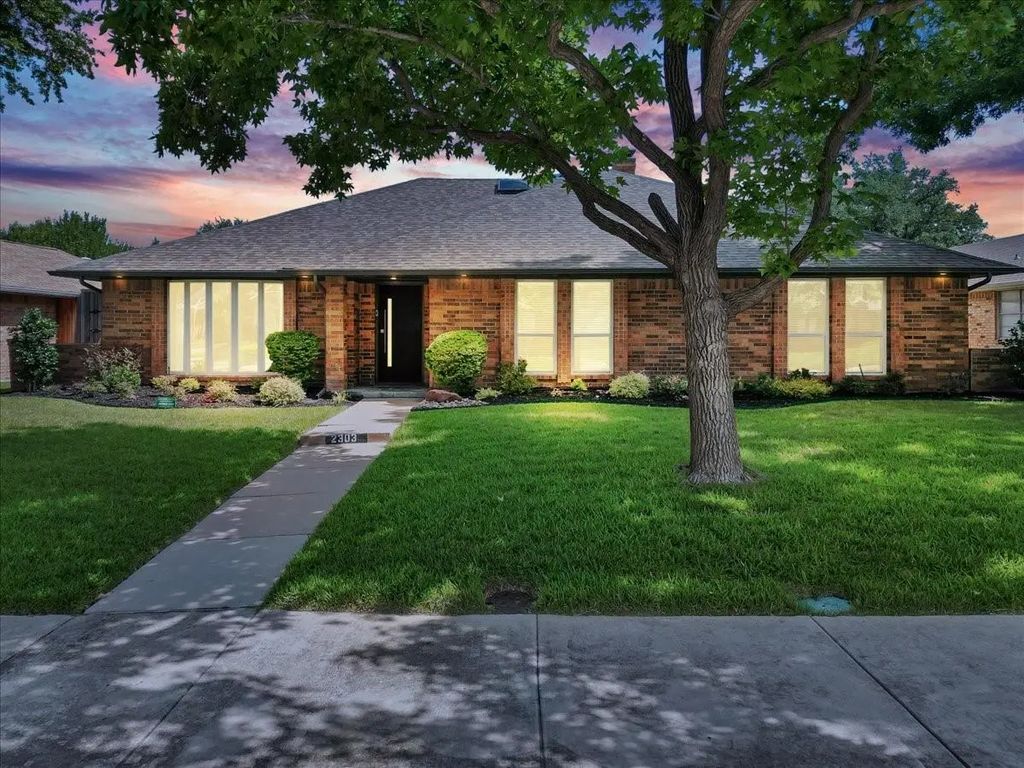 2303 Stone Glen Lane, Carrollton