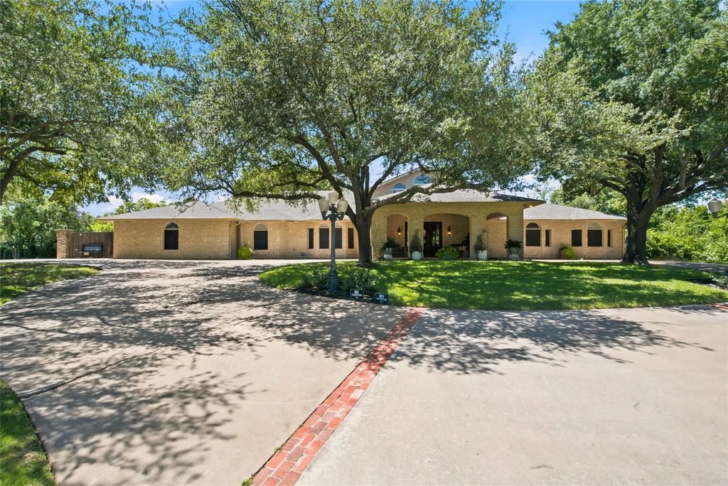 2749 Summit Avenue, Stephenville