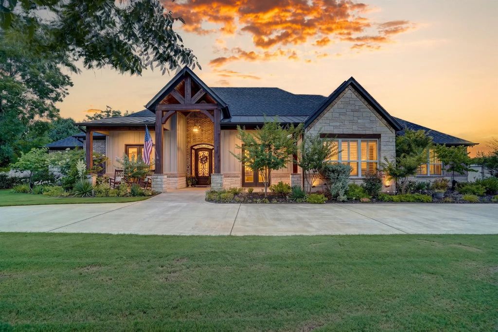 9403 King Air Drive, Granbury