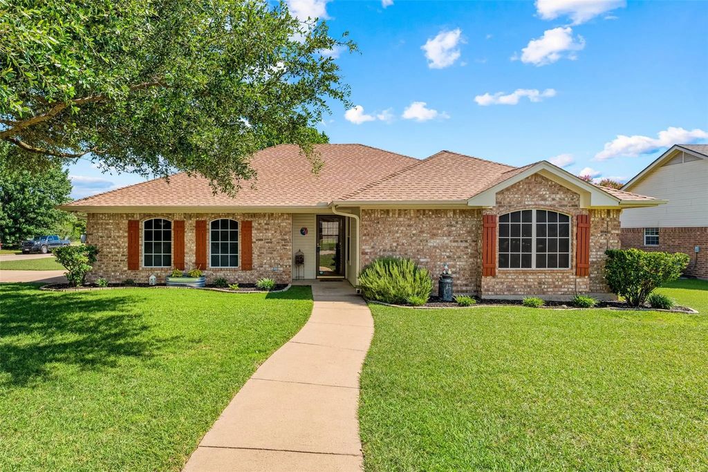 205 Onyx Drive, Hewitt