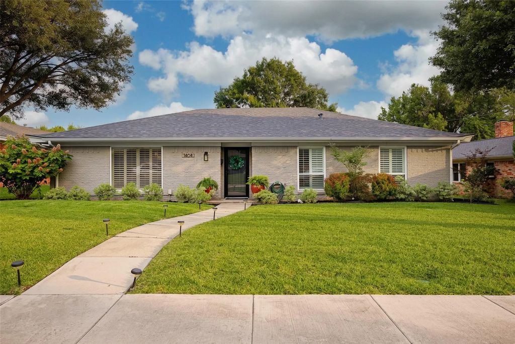 1404 Oakhill Drive, Plano
