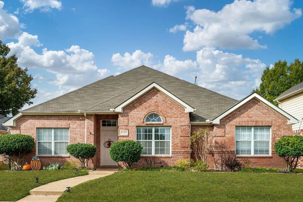 2128 Fountain Drive, Lewisville