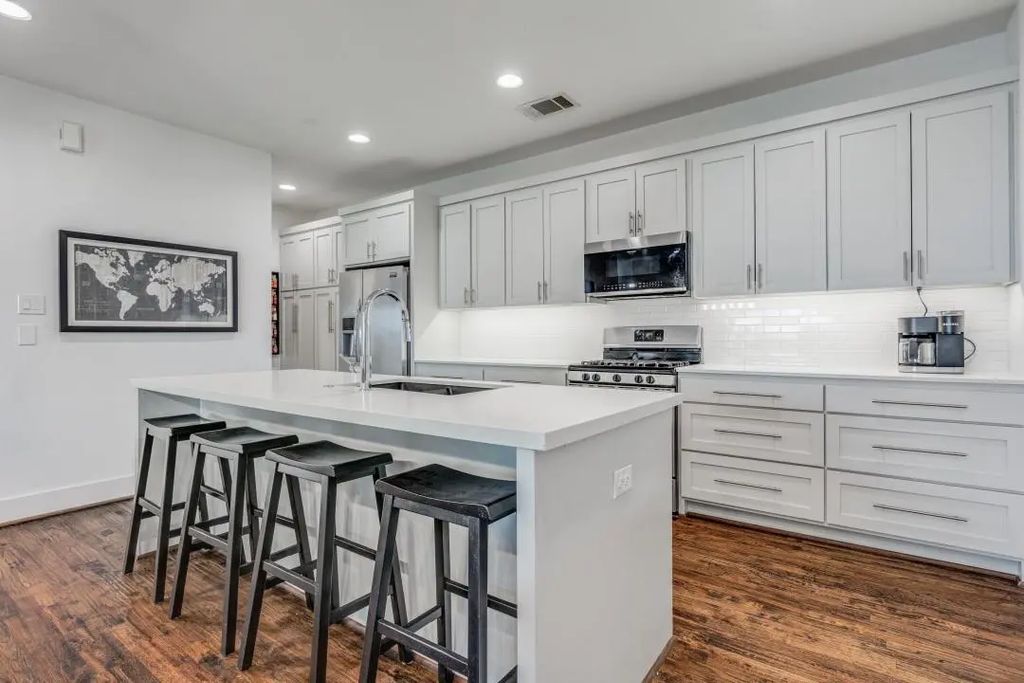 5602 Lindell Avenue D, Dallas