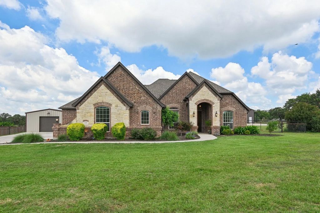 120 Wayward Wind Lane, Springtown