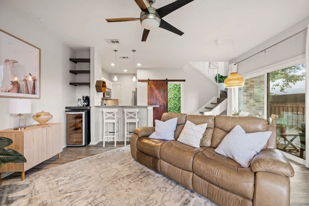 5740 Martel Avenue A13, Dallas