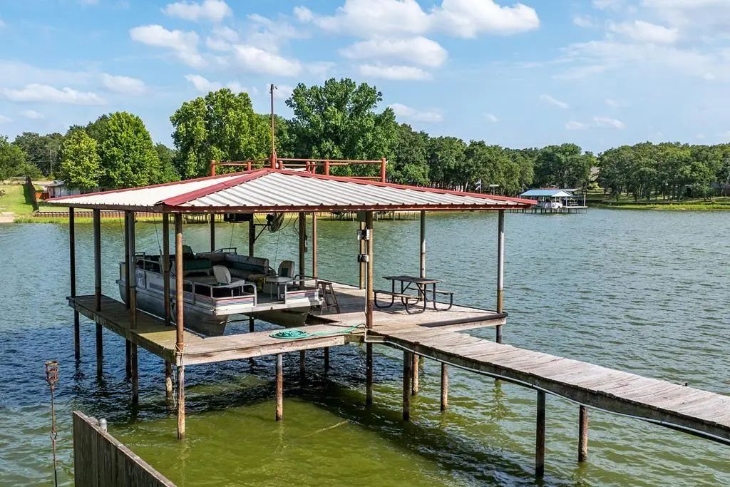 114 Arrowhead Way, Gun Barrel City