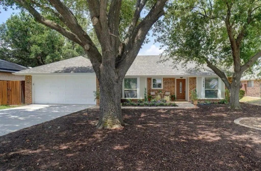 1908 Sharon Drive, Corinth