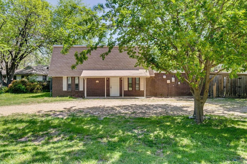 626 Arawe Circle W, Irving