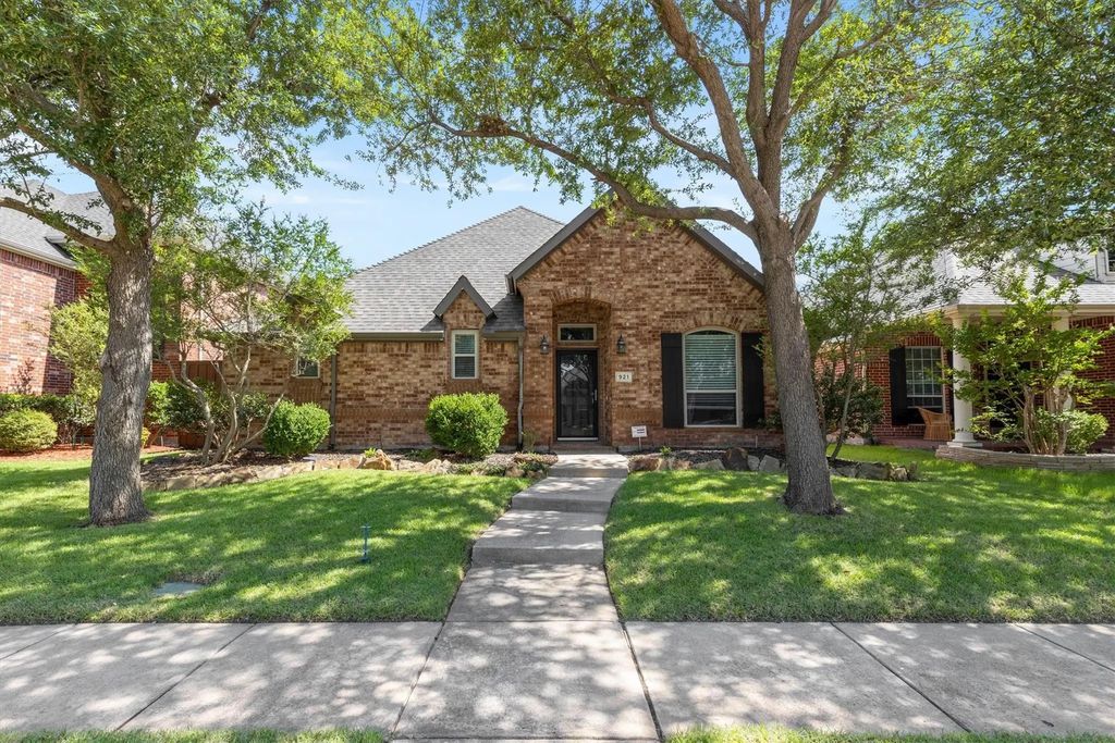 921 Turnstone Trail, Frisco