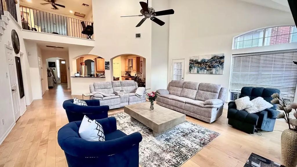 1237 Tioga Drive, Irving