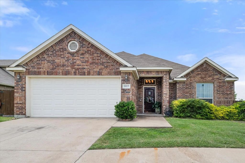 1815 Clearbrook Lane, Corsicana