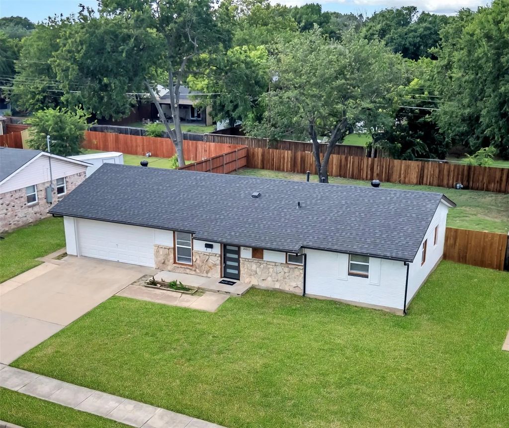 2801 Meadows Drive, Plano