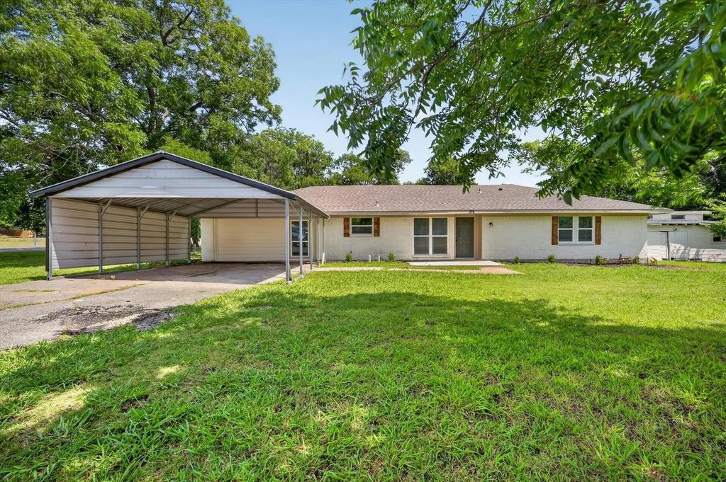 372 Tooley Street, Van Alstyne