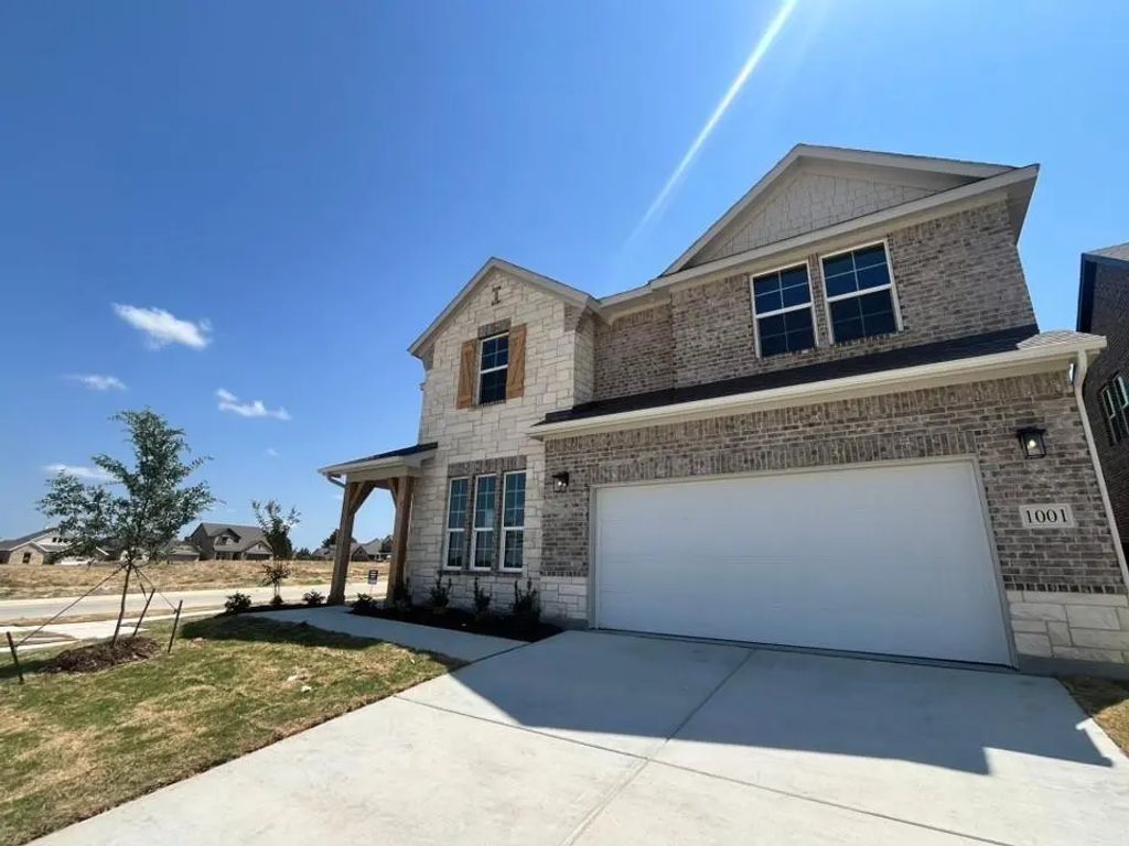 1001 Pecan Tree Lane, Fort Worth
