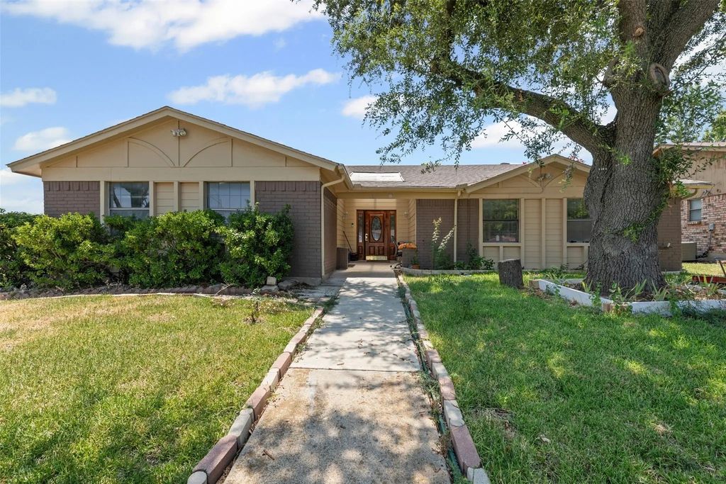 100 Countryside Drive, Arlington
