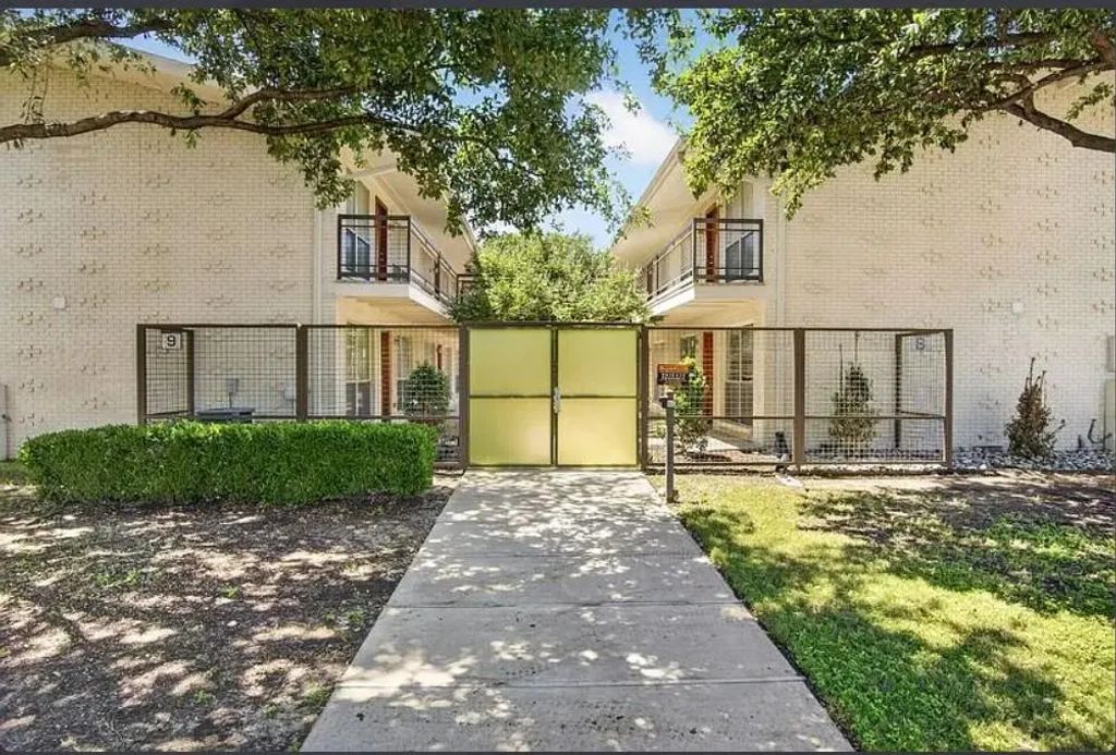 4616 W Lovers Lane 205, Dallas
