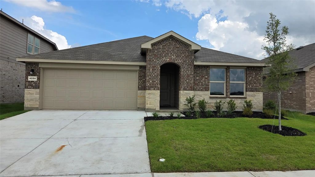 4256 Sunny Branch Lane, Fort Worth
