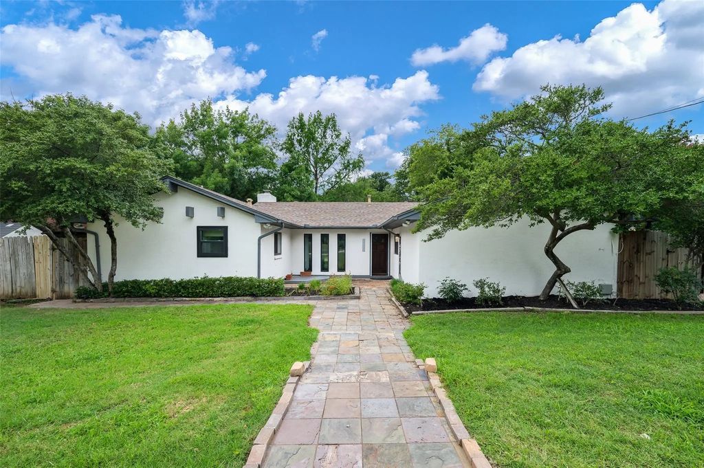 2171 Breezywood Drive, Flower Mound