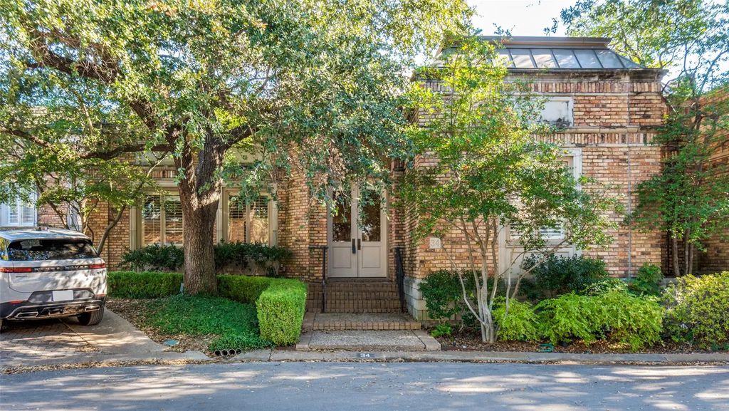 34 Stonecourt Circle, Dallas