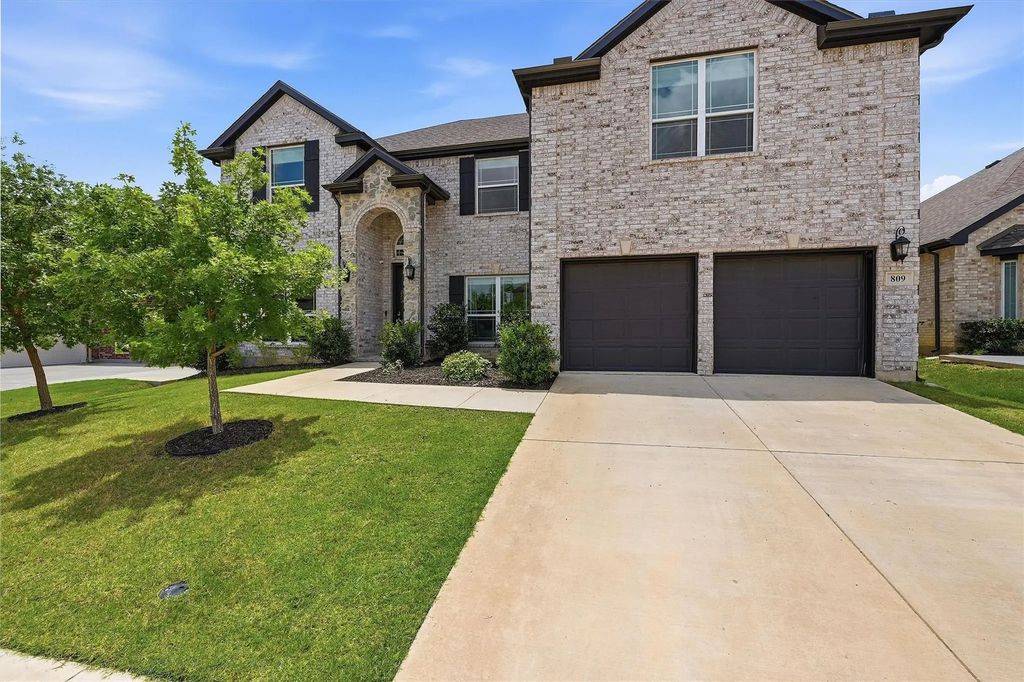 809 Violet Way, Celina