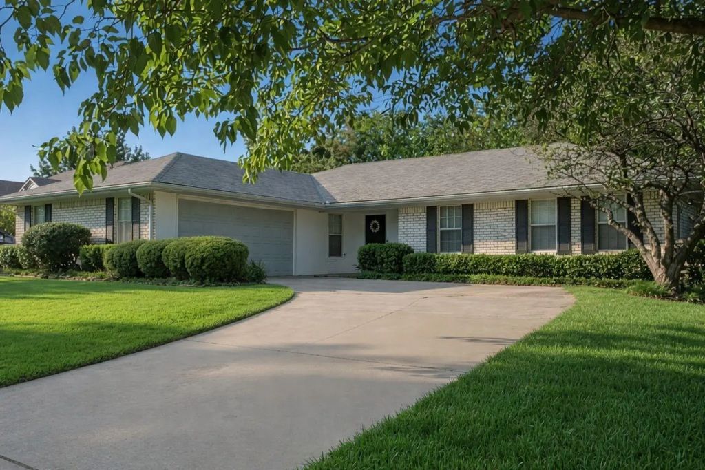8248 Bobwhite Drive, Frisco