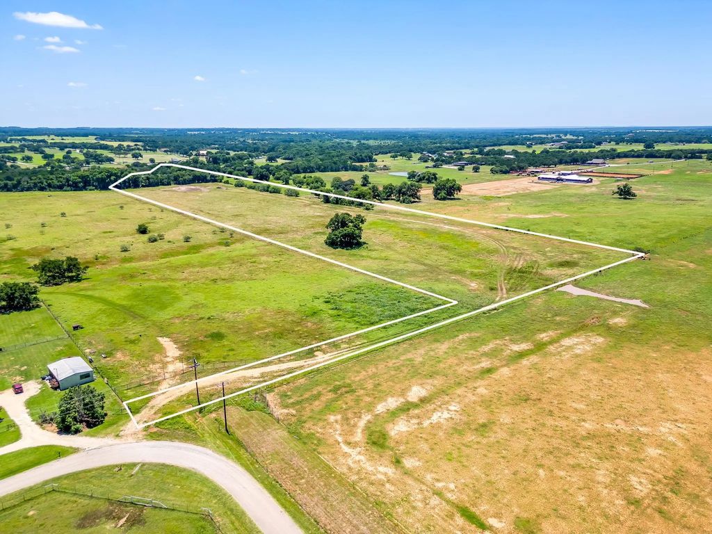 Tbd Big Valley Circle, Lipan