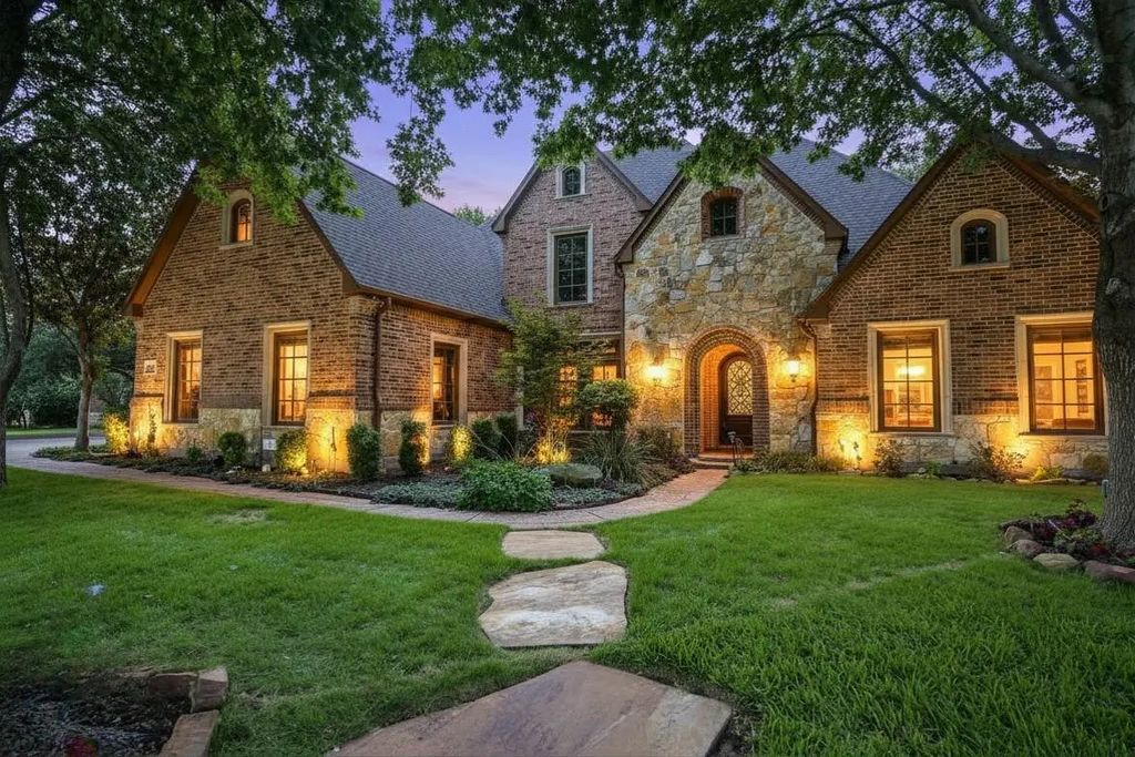 910 Belclaire Circle, Cedar Hill