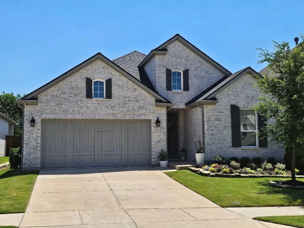 137 Glenwood Drive, Oak Point