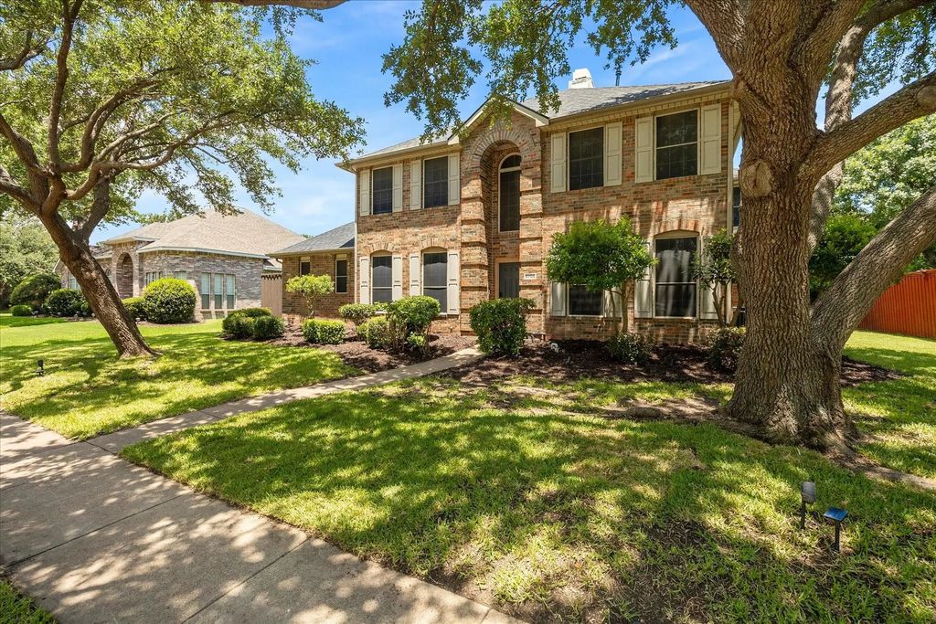 8705 Brookhollow Drive, Rowlett