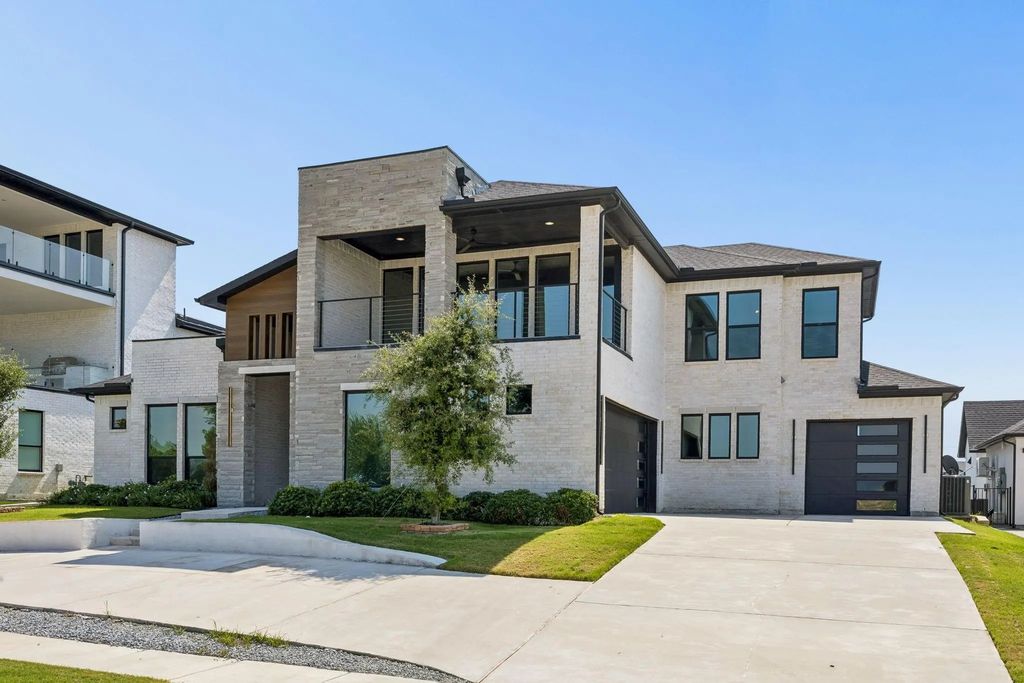 2027 Noe Boulevard, Heath