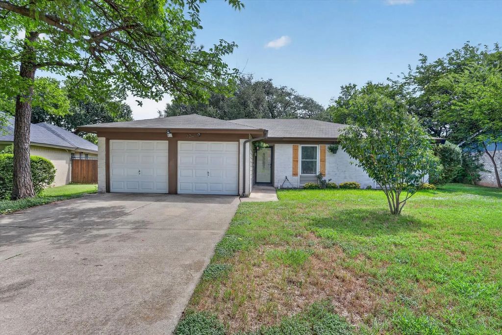 324 N Heights Drive, Crowley