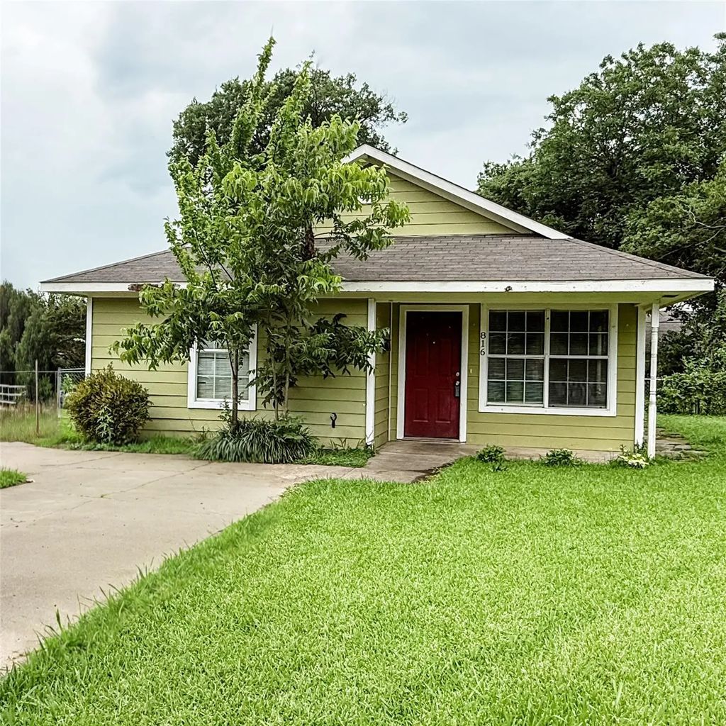 816 N Throckmorton Street, Sherman