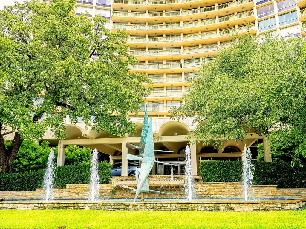 6211 W Northwest Highway 1501, Dallas