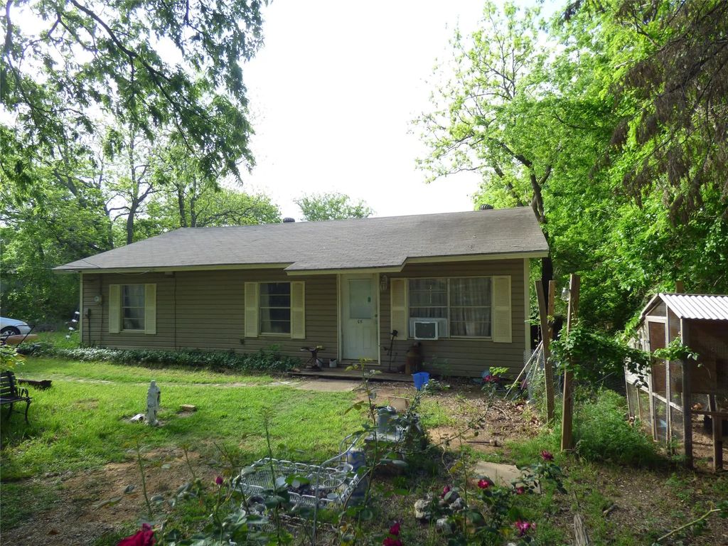 511 W Pecan Street, Aubrey