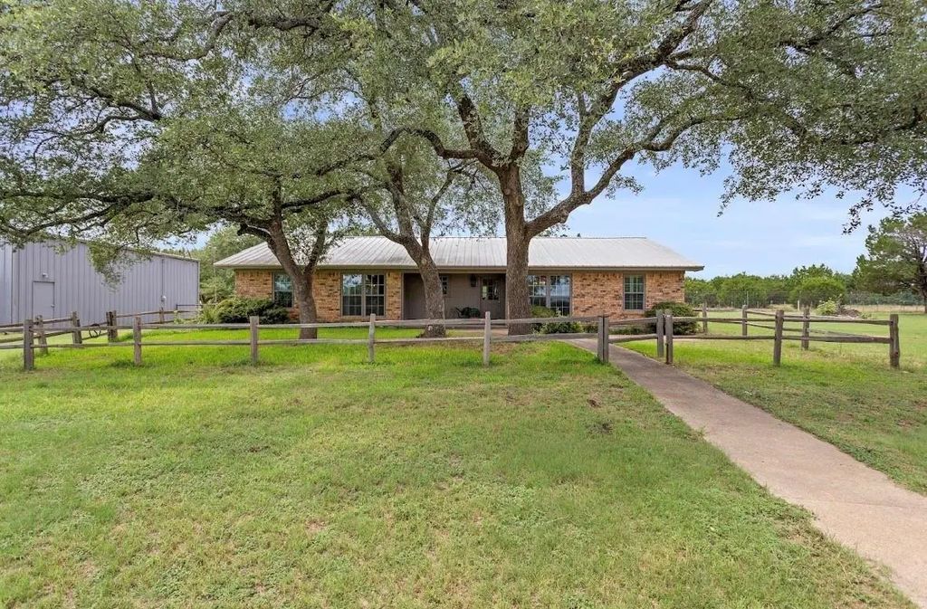 1018 Fm 1473, Meridian
