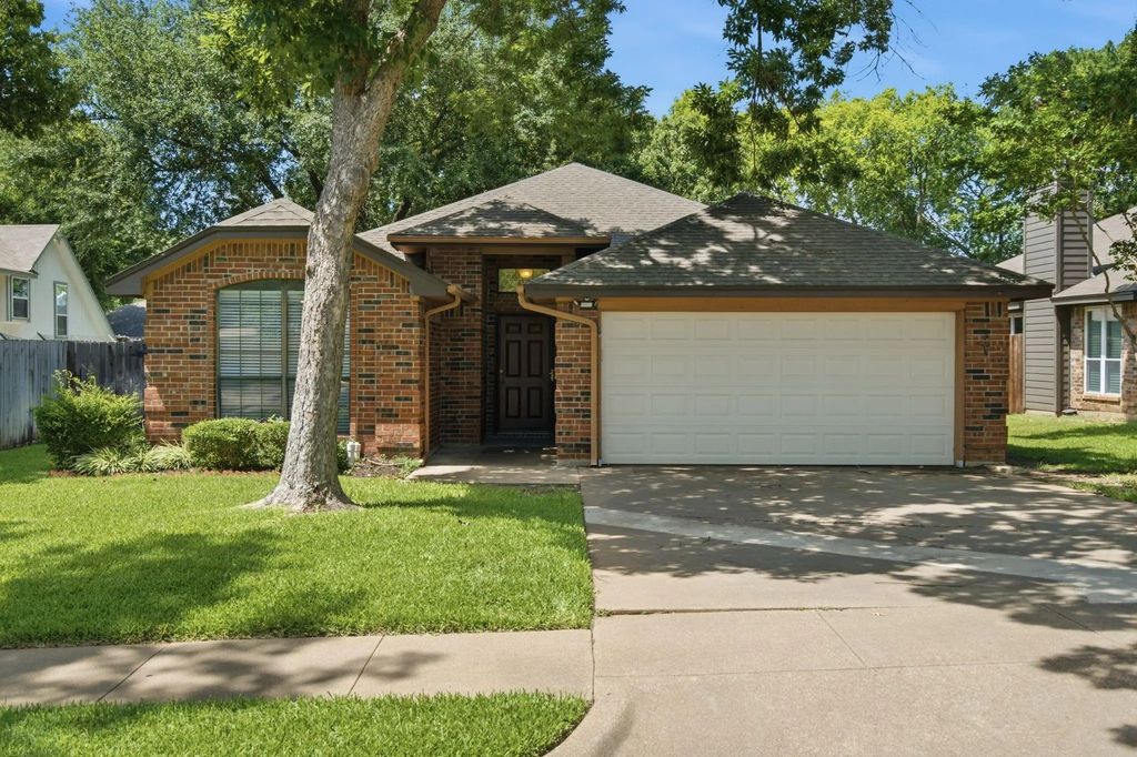 312 Banyan Drive, Grapevine