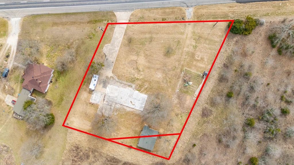866 State Highway 24, Campbell