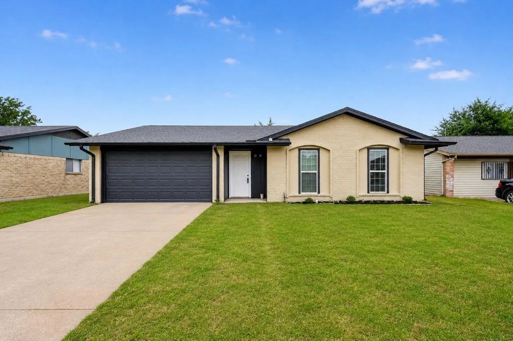 1005 Glenhaven Drive, Hutchins