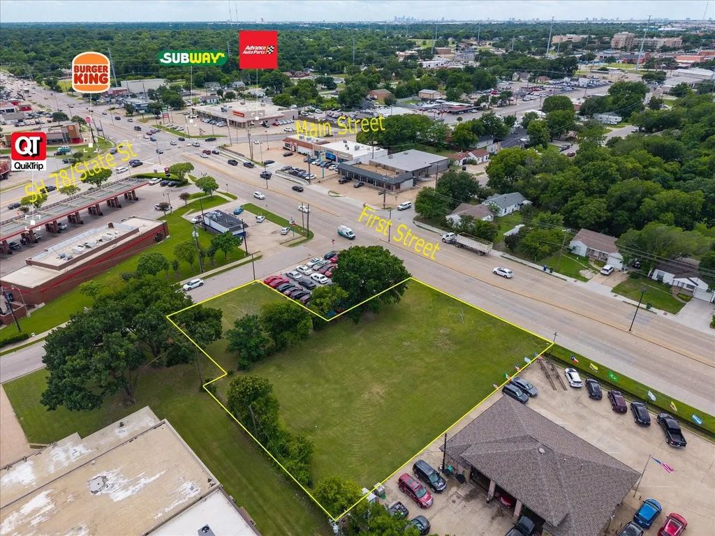 212 N 1st Street, Garland
