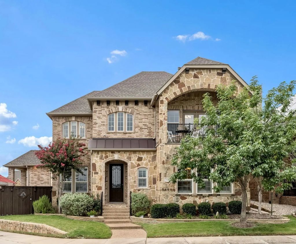 416 Grail Castle Drive, Lewisville