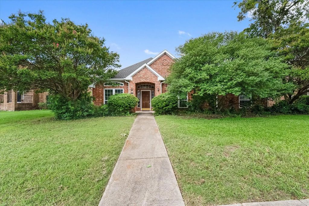 812 Fall Drive, Allen