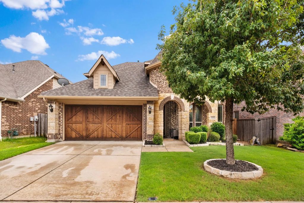 1624 Zebra Finch Drive, Little Elm
