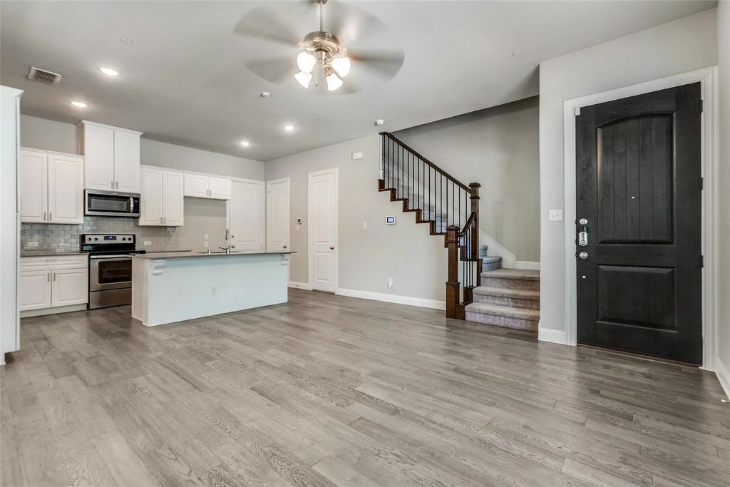 1544 Windermere Way, Farmers Branch