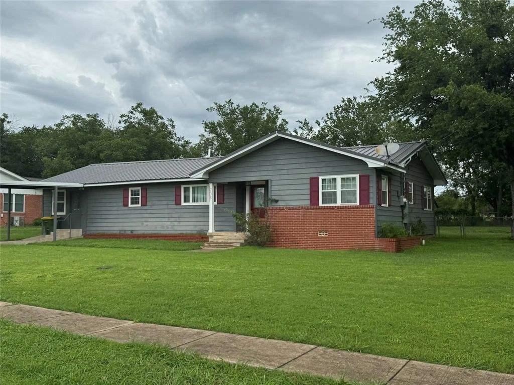708 First, Hico