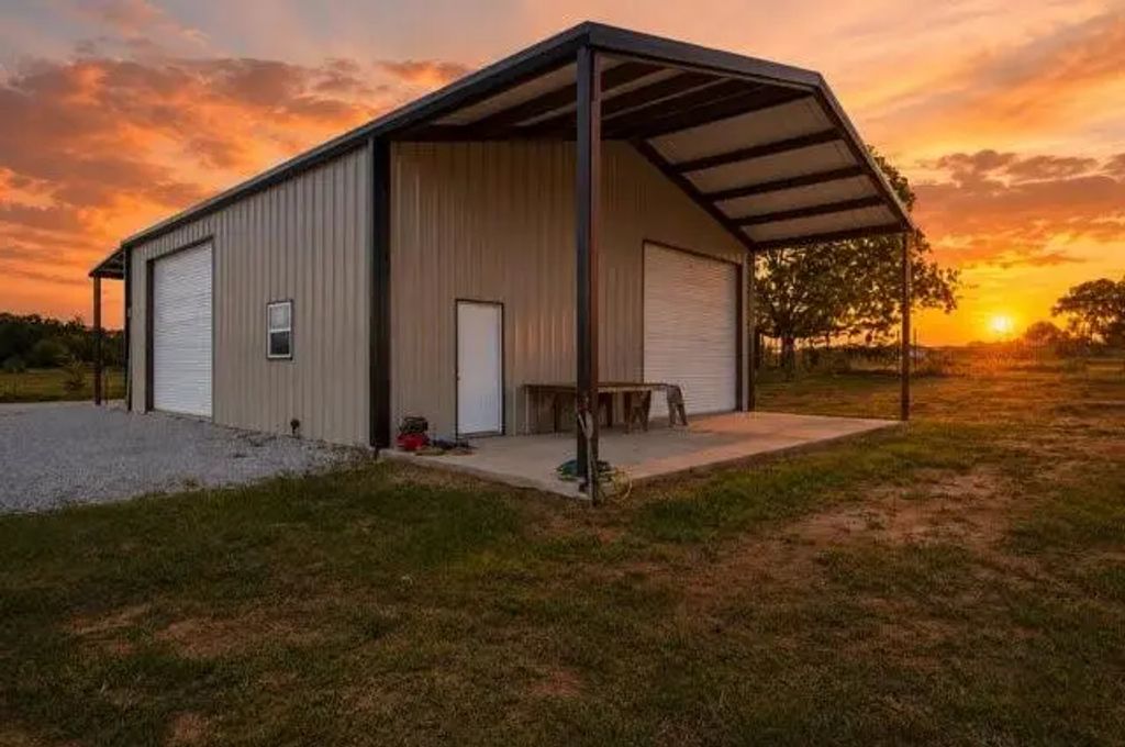 1017 County Road 4699, Boyd